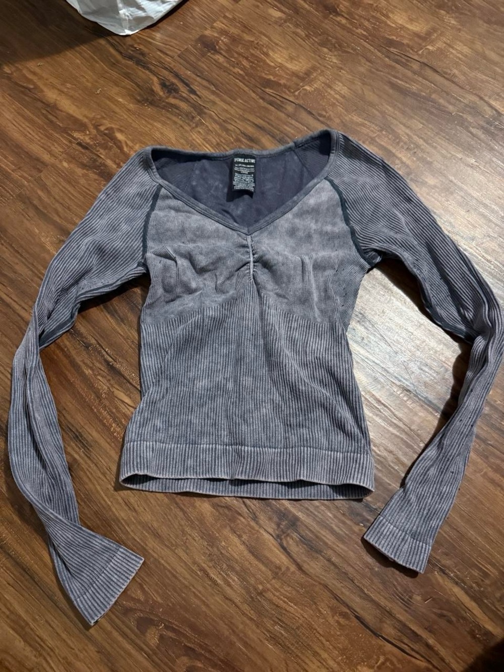 VS pink active Women's Gray Ribbed V-Neck Long Sleeve Top with Gathered Bust